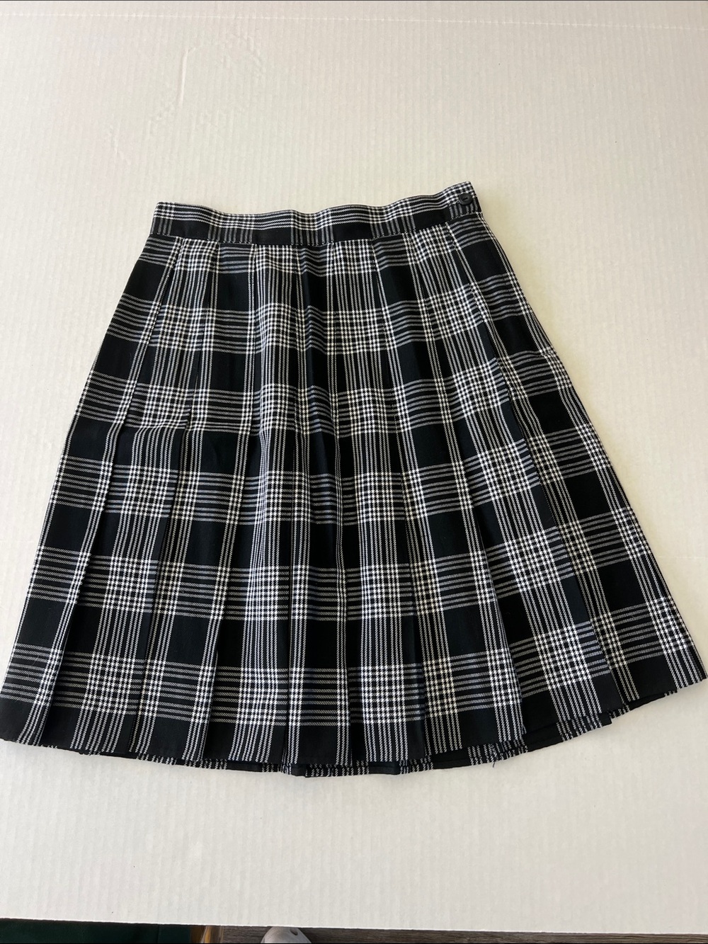 Separate Issue Black & White Plaid Pleated Skirt Size 7/8